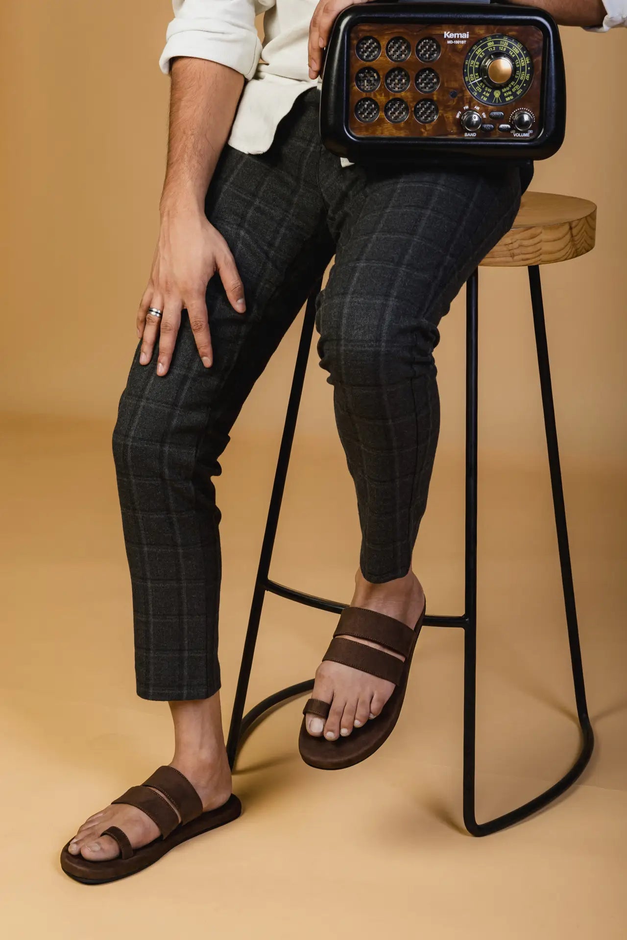 Paaduks Uri Toe-Ring Vegan Suede Brown Slides