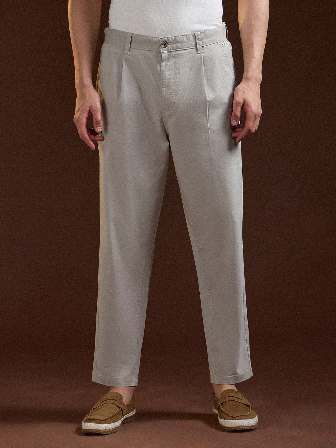 Grey Solid Cropped Carrot Fit Casual Chino Trouser