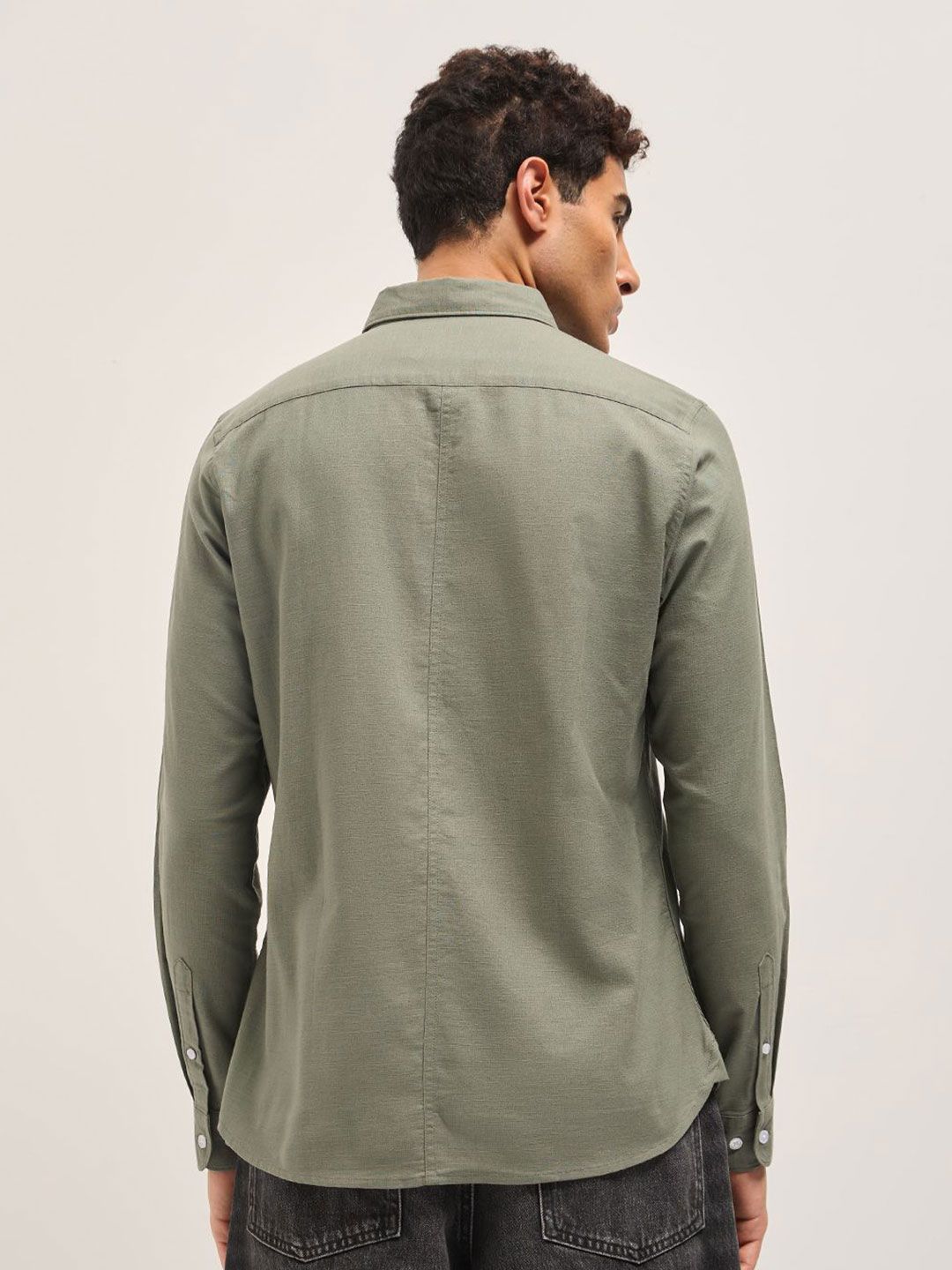 Men Slim Fit Solid Spread Collar Casual Cotton Linen Shirt