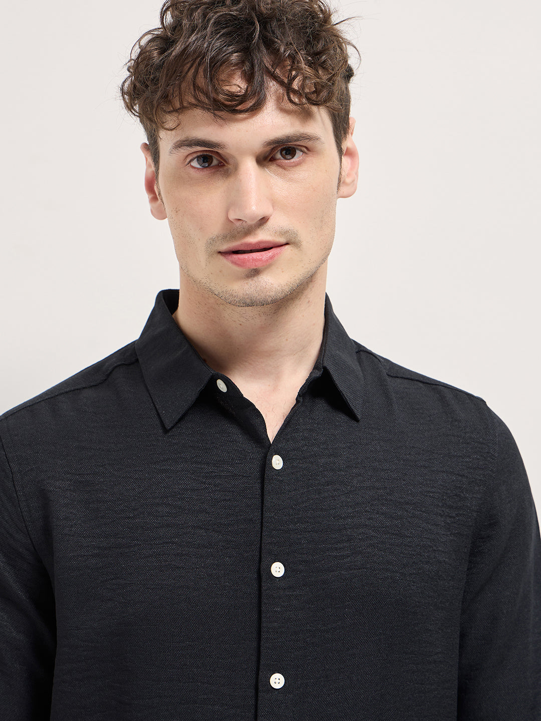 Black Solid Seersucker Effect Slim Fit Casual Shirt