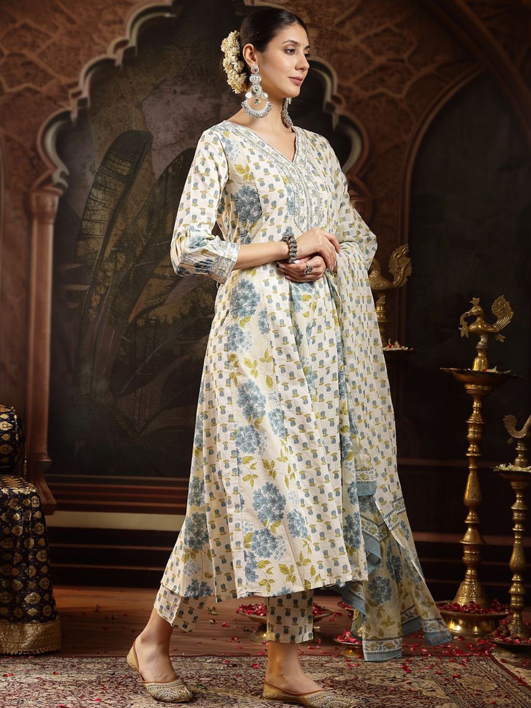 Floral Printed V-Neck Sequinned Pure Cotton Kurta With Trousers & Dupatta