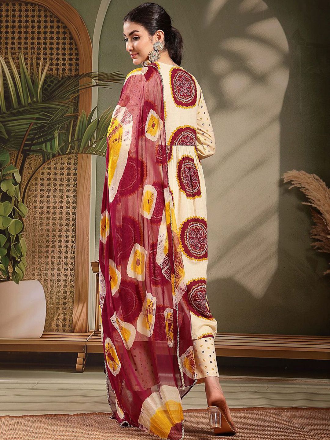 Women Bandhani Printed Thread Work Pure Cotton Kurta with Trousers & With Dupatta