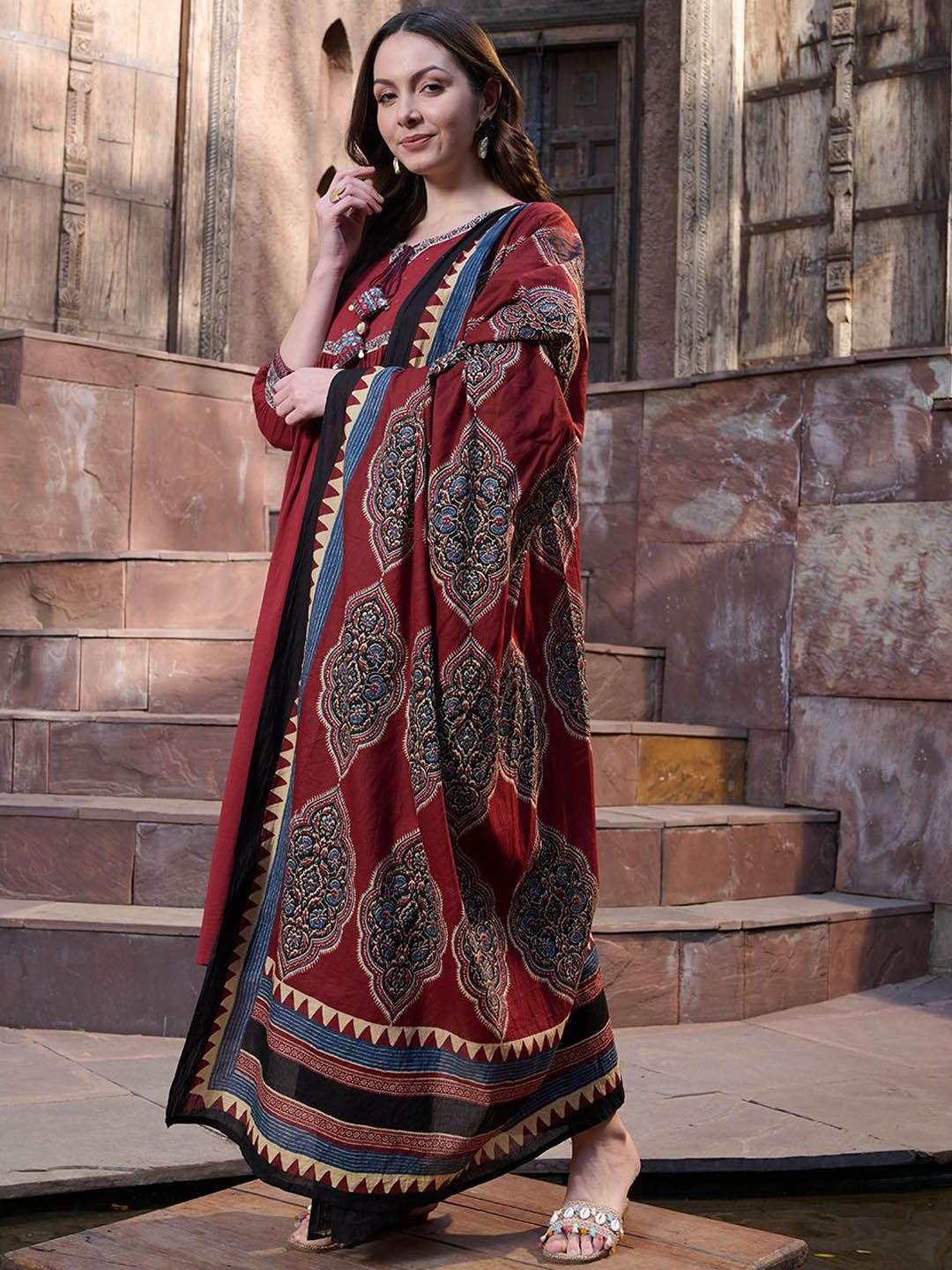 Women Regular Sequinned Pure Cotton Kurta with Trousers & With Dupatta