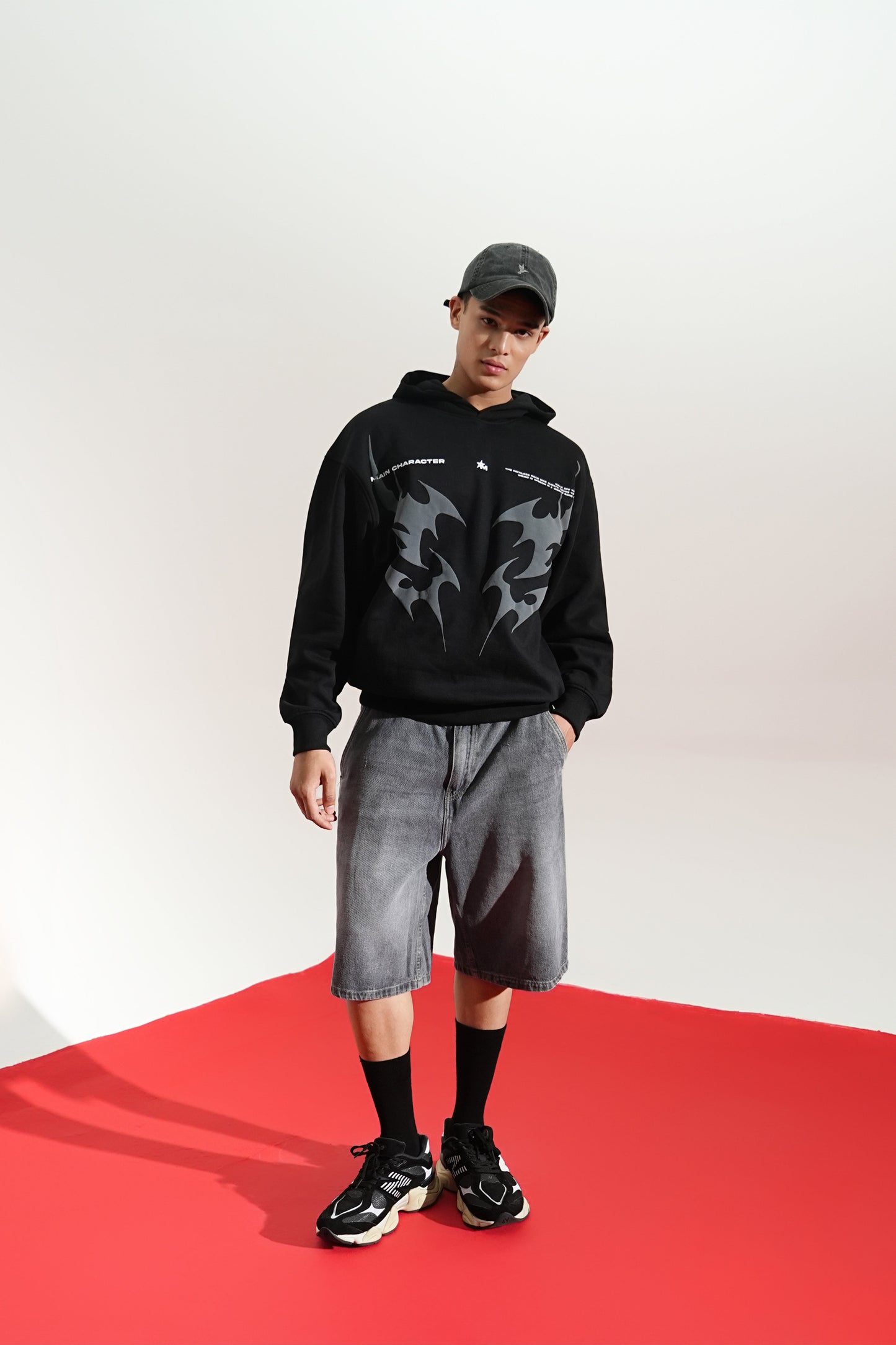 BLACK AURA OVERSIZED HOODIE