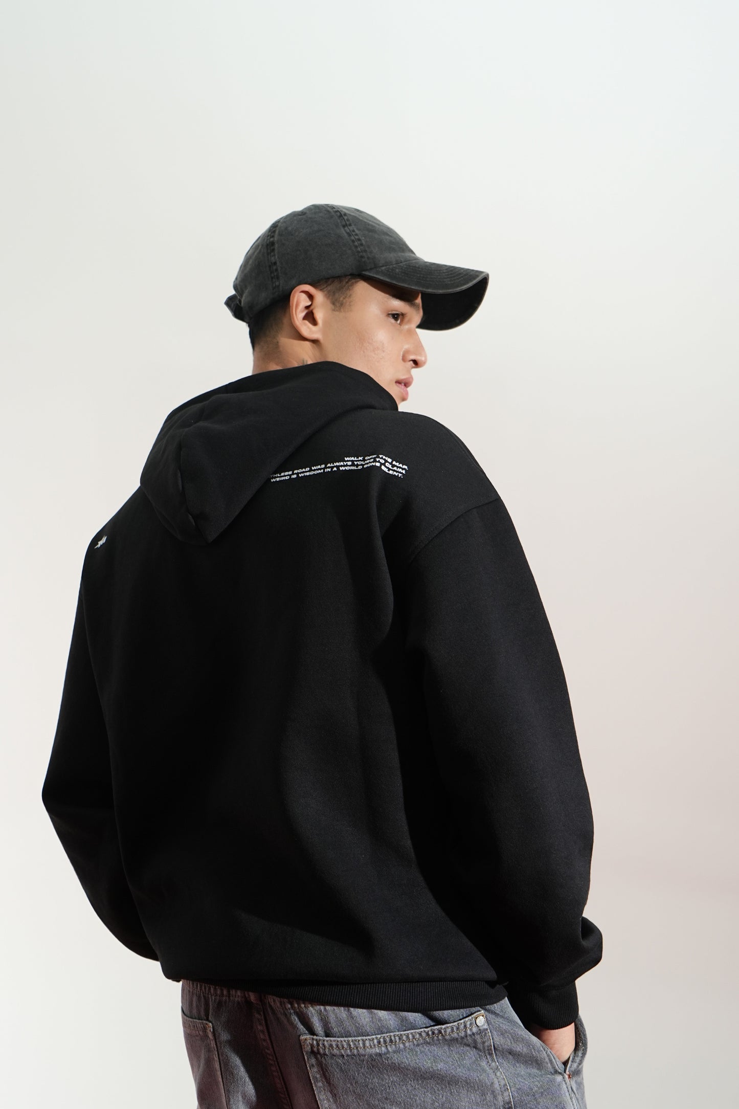 BLACK AURA OVERSIZED HOODIE