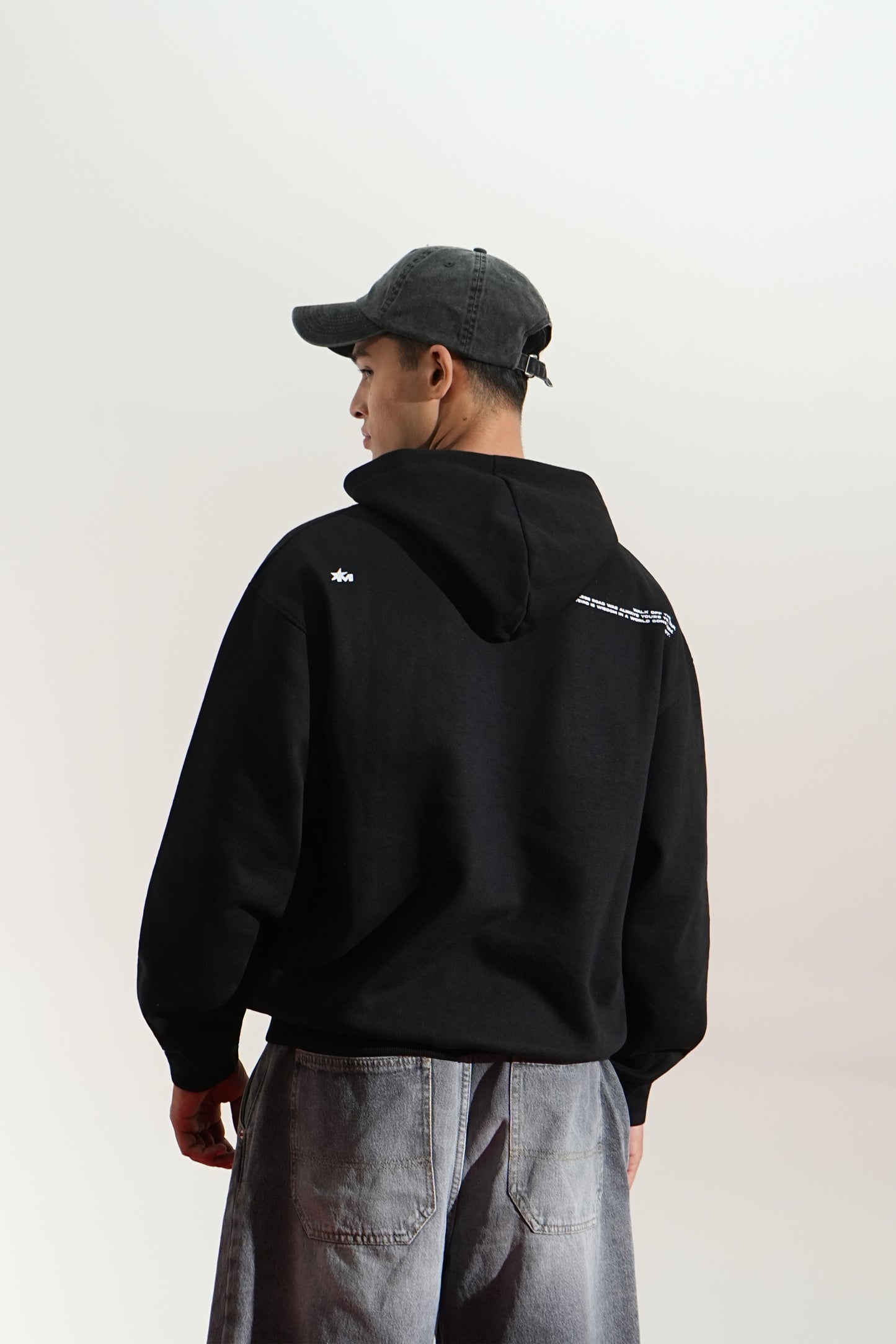BLACK AURA OVERSIZED HOODIE
