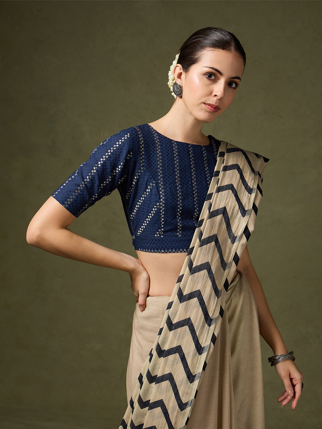 Blooming Elegance Off White Printed Saree