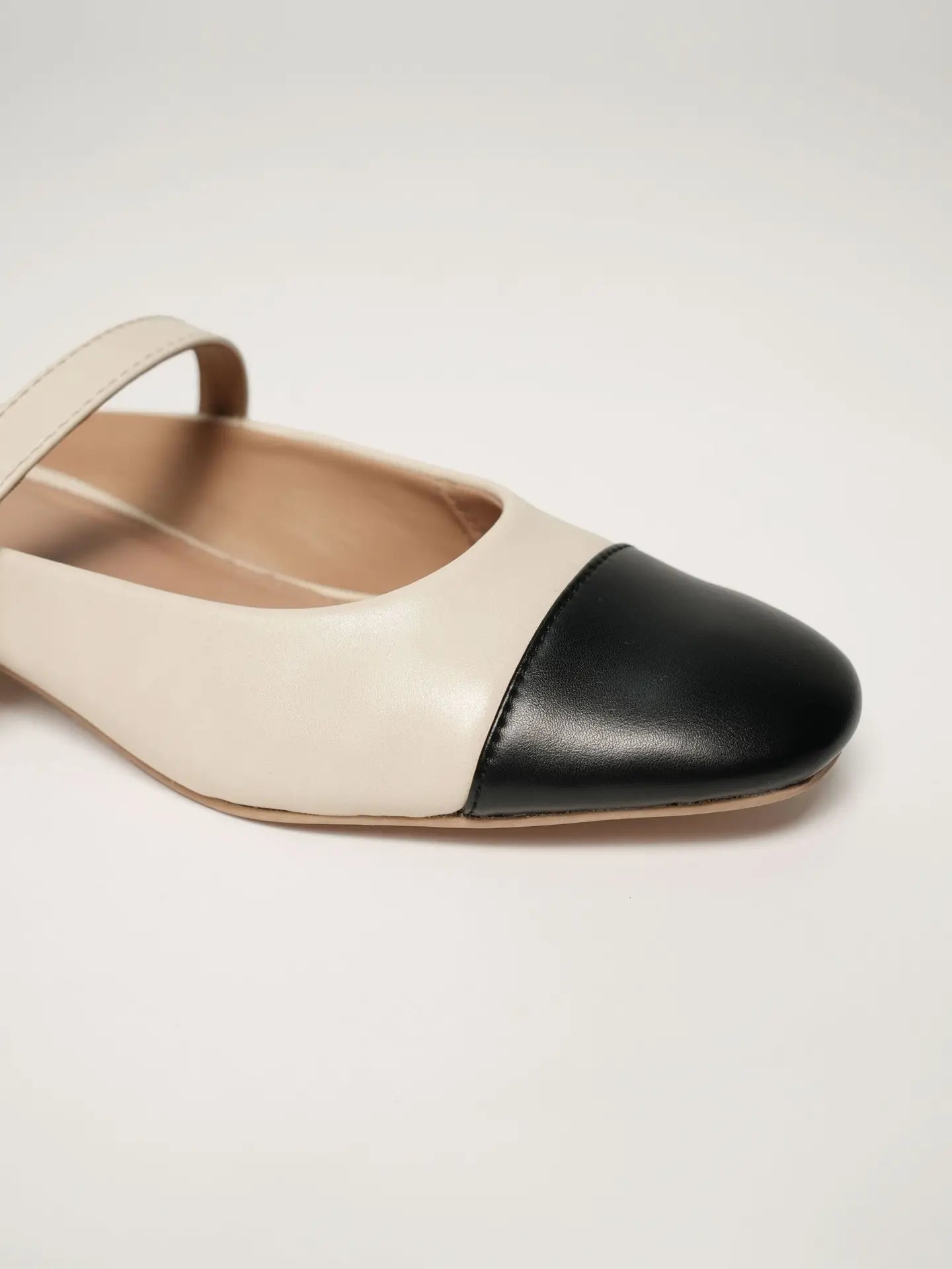 Theater Women Beige & Black Austens Mary Jane Flats
