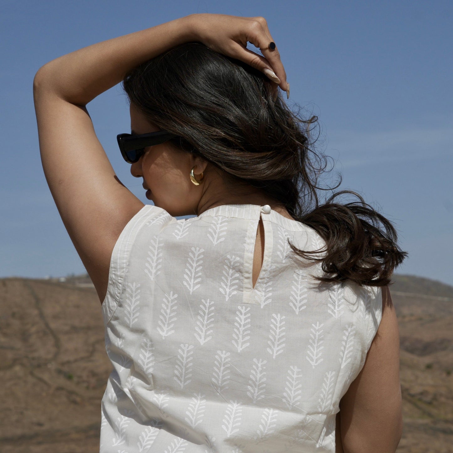 Sleeveless Top (White)