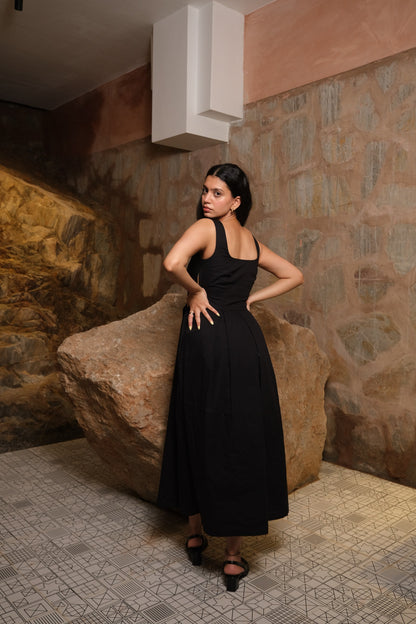 Pleated Midi Dress (Black)