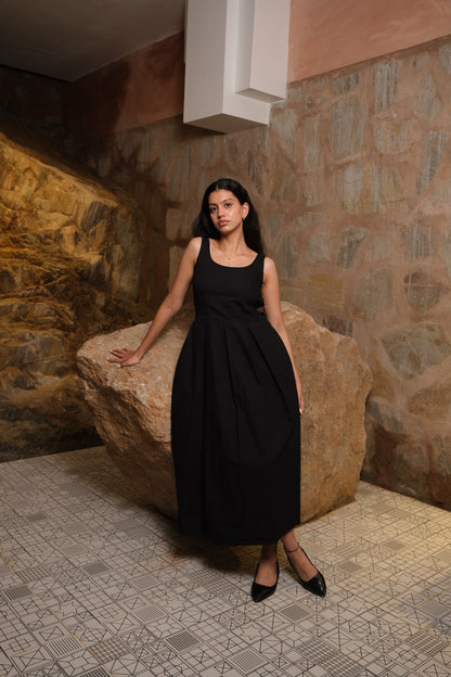 Pleated Midi Dress (Black)