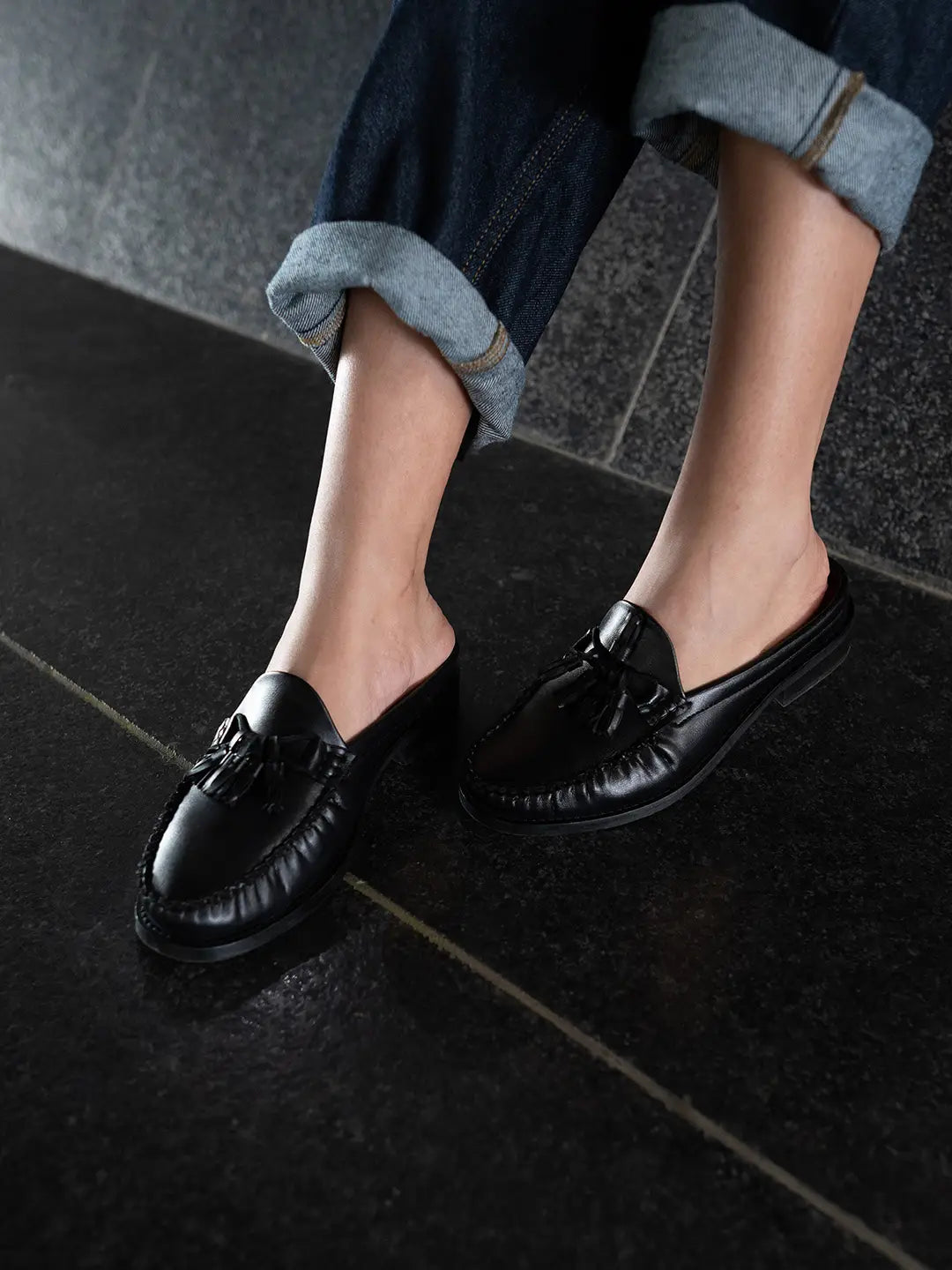 Theater Women Sherlocks Black Leather Tassel Loafers