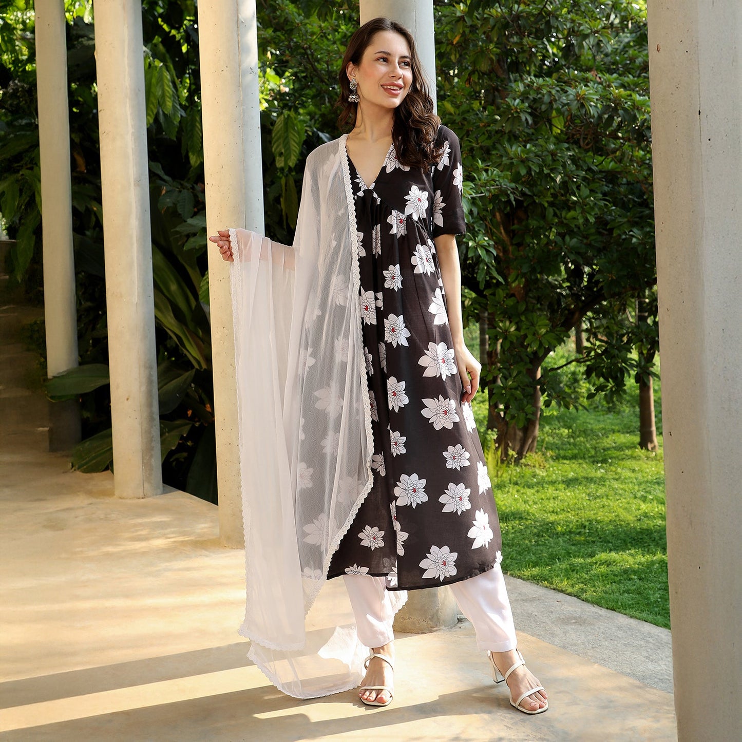 Water Lilies Kurta With Trousers And Dupatta