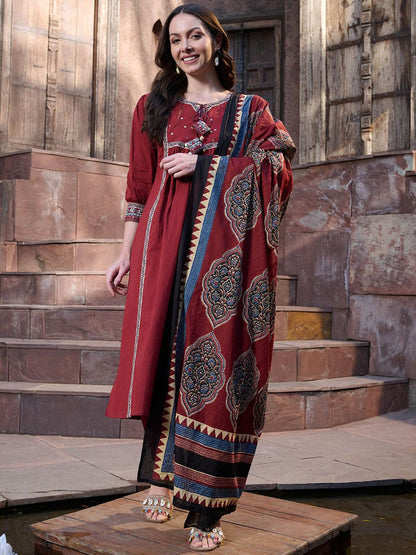 Women Regular Sequinned Pure Cotton Kurta with Trousers & With Dupatta