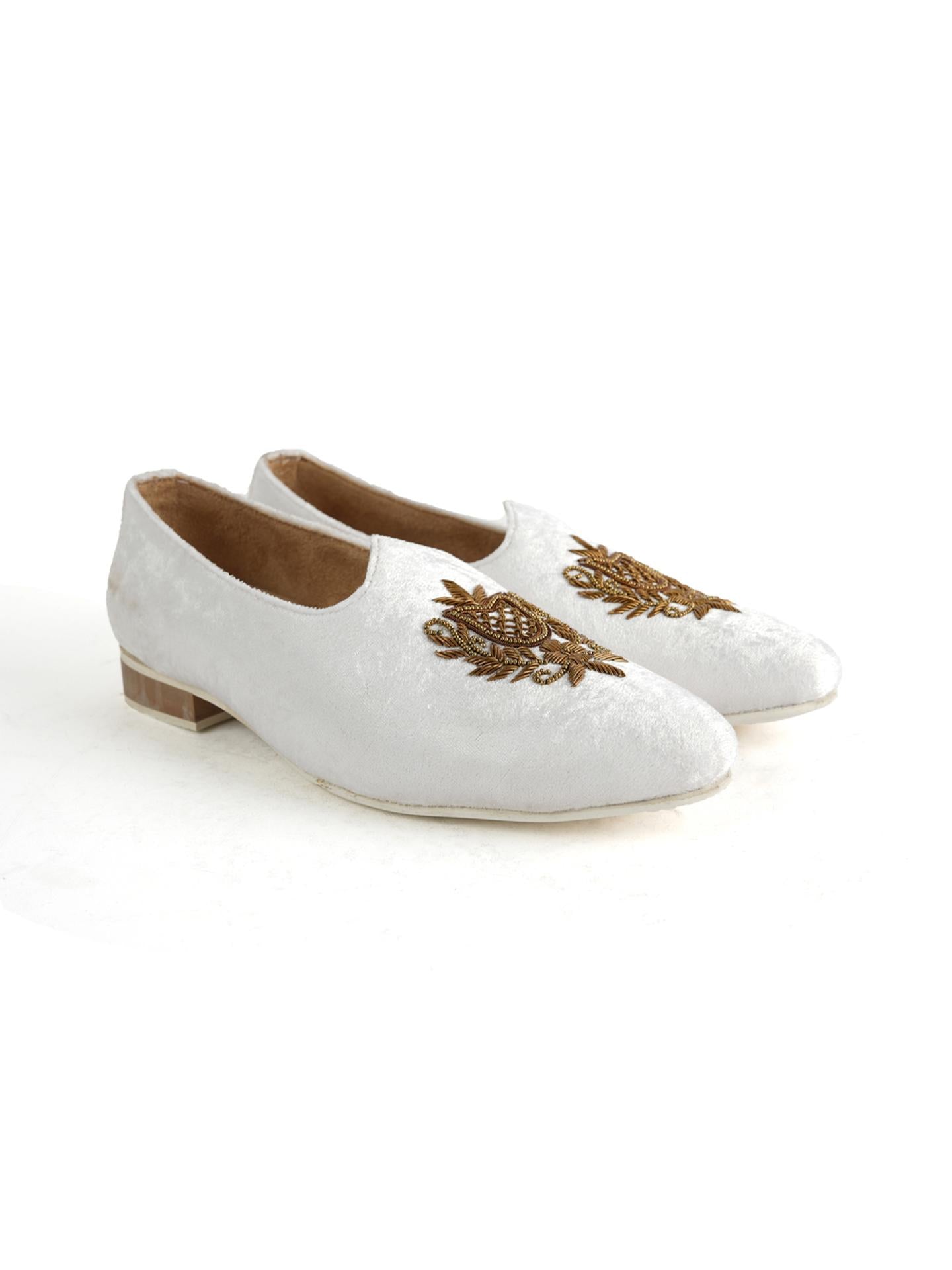 Opulenza Embroidered Mojri - Moon White