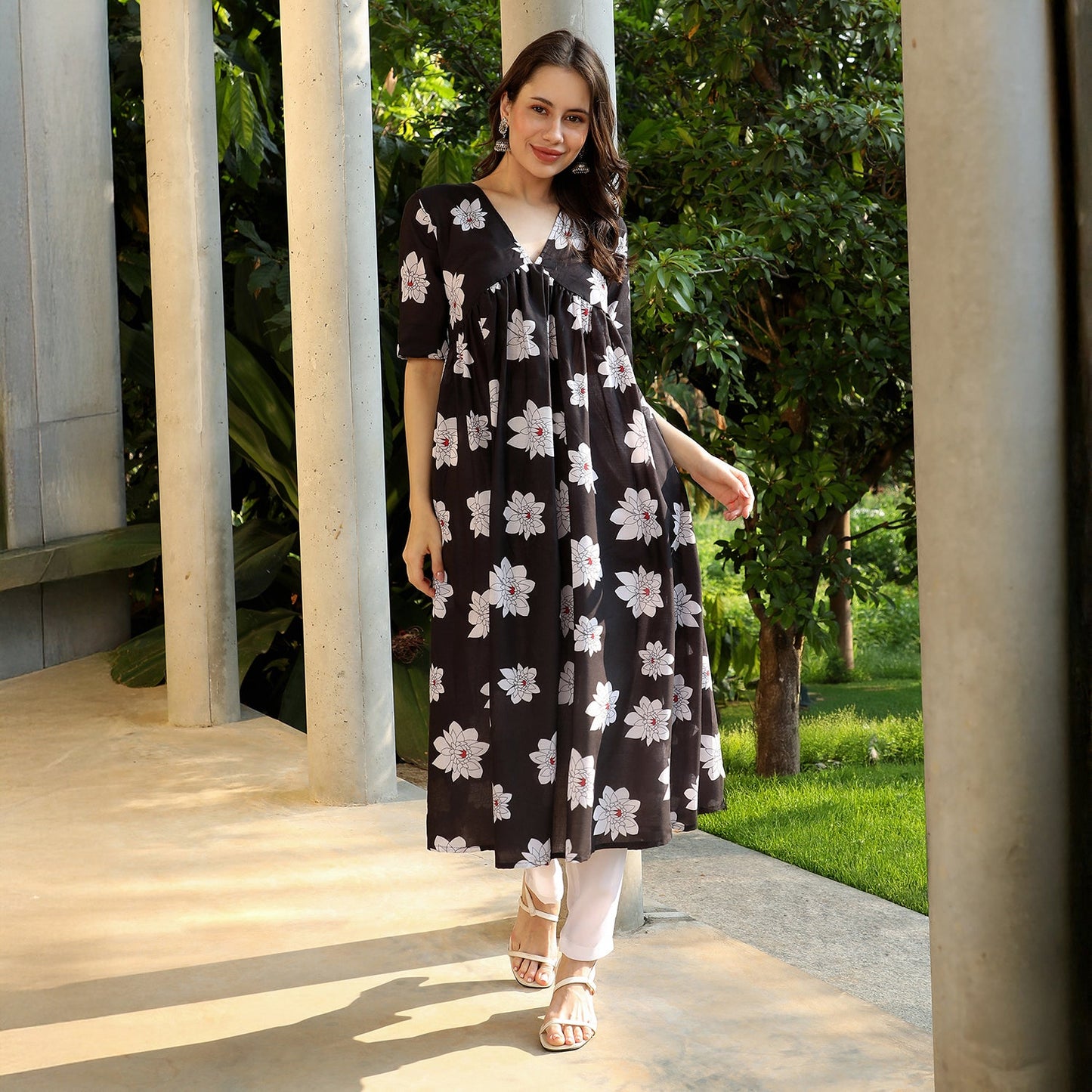 Water Lilies Kurta With Trousers And Dupatta