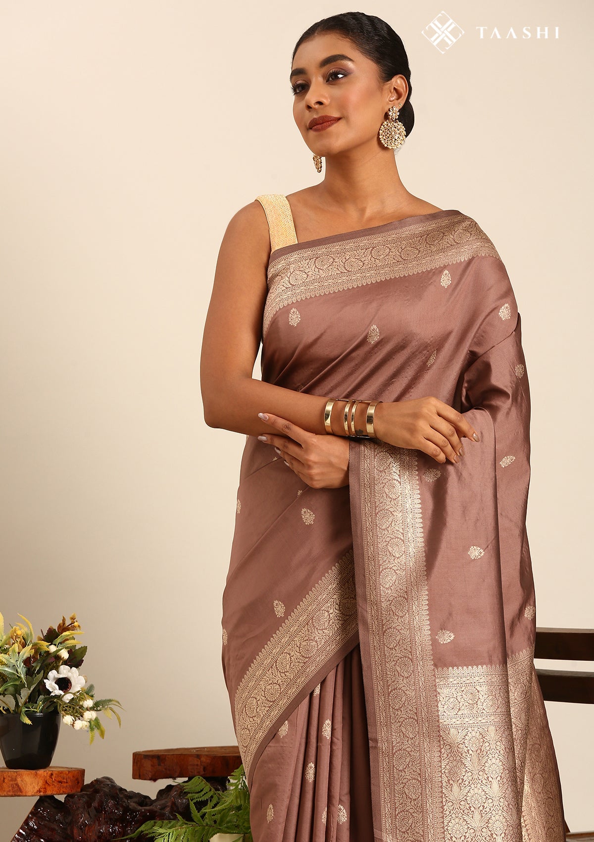 Mocha Mousse Traditional Pattern Woven Tussar Saree