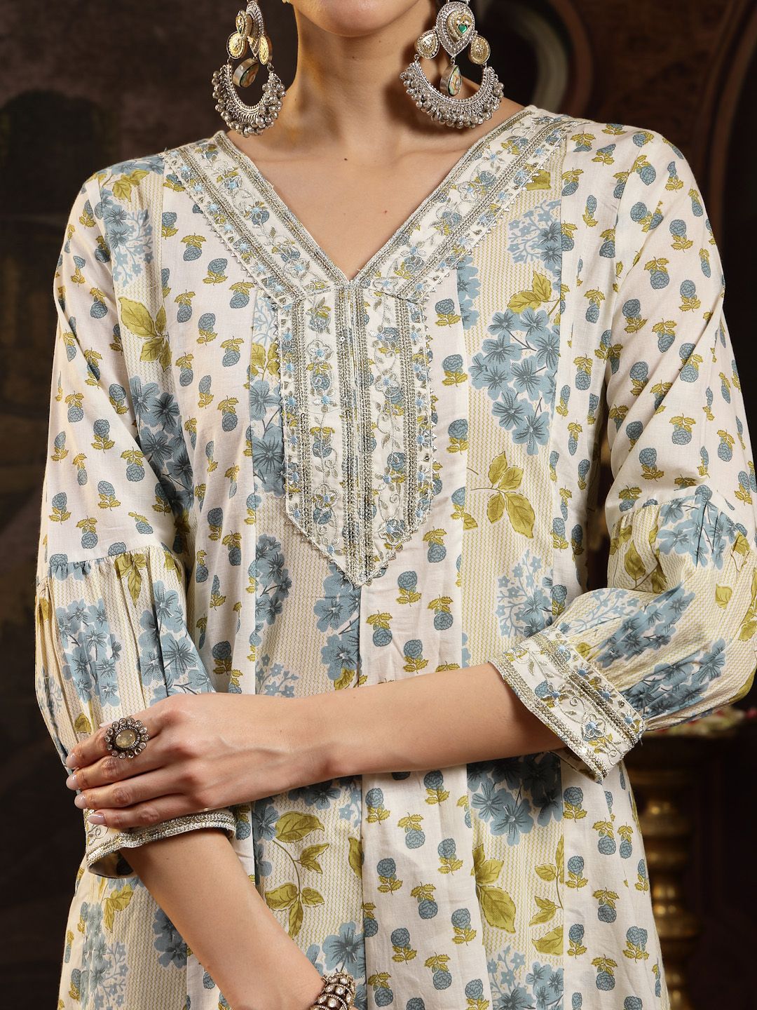Floral Printed V-Neck Sequinned Pure Cotton Kurta With Trousers & Dupatta