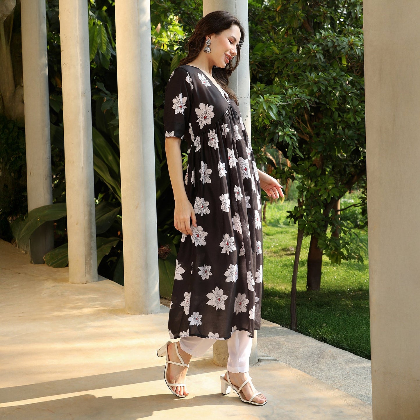 Water Lilies Kurta With Trousers And Dupatta