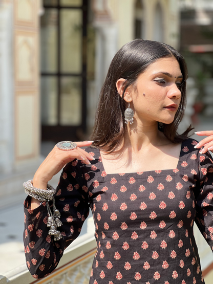 Black Corset Back Full Sleeves Short Kurti