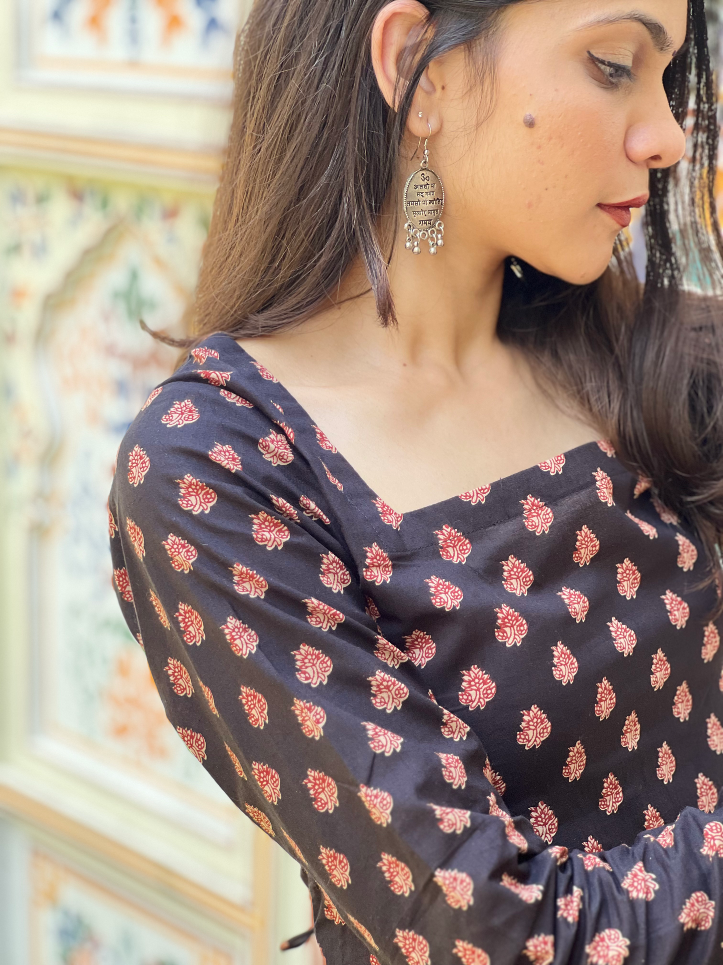 Black Corset Back Full Sleeves Short Kurti