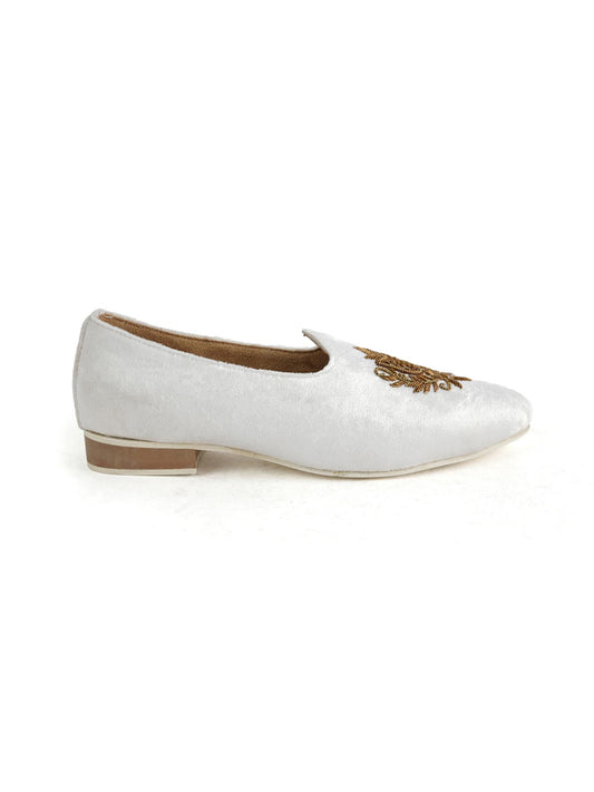 Opulenza Embroidered Mojri - Moon White
