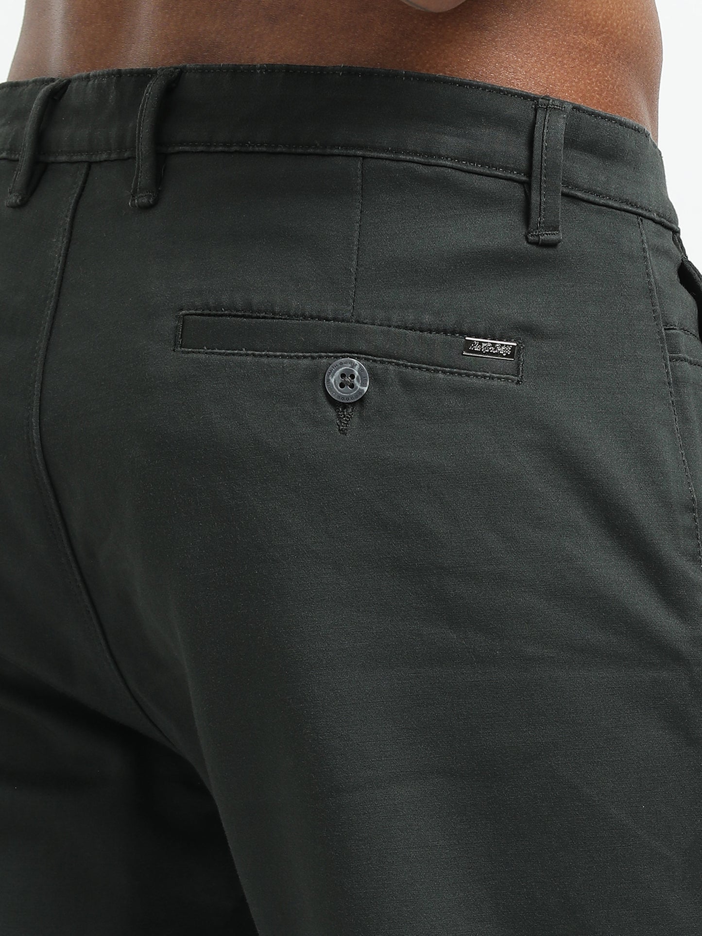 REGULAR FIT SOLID TROUSER