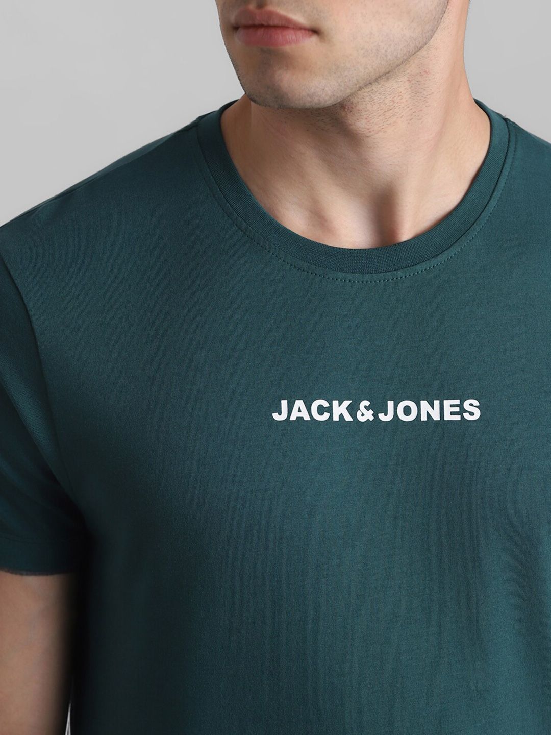 Men Printed Slim Fit T-shirt