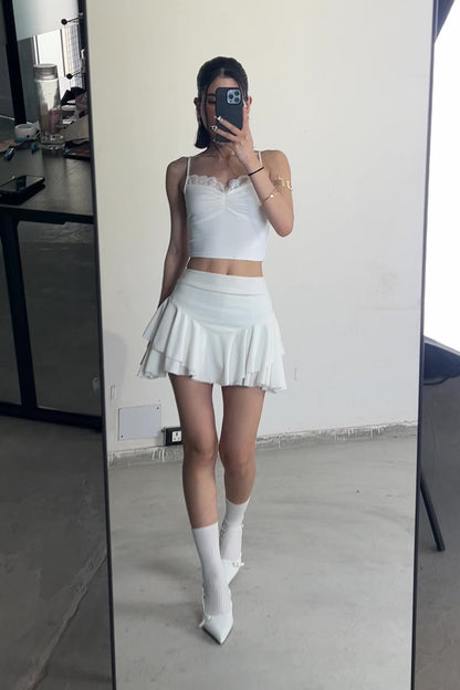 White V shape ruffle skort