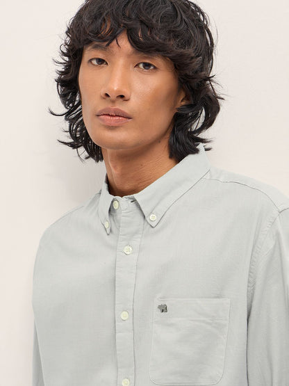 Men Slim Fit Solid Button-Down Collar Casual Shirt