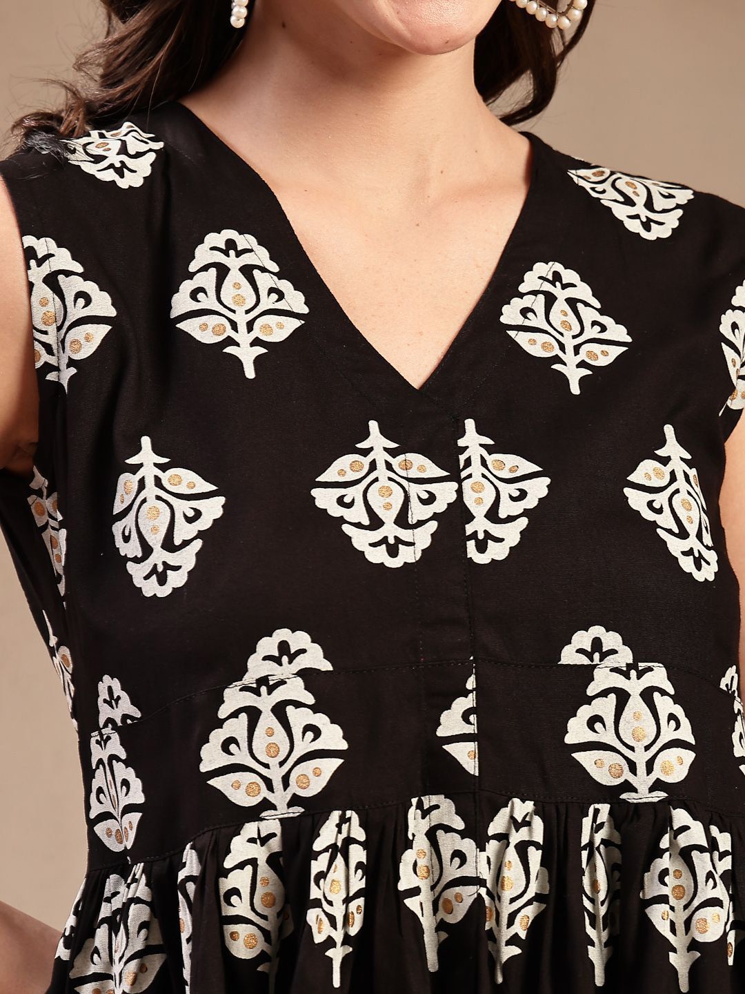 Floral Printed V-Neck Top With Trousers