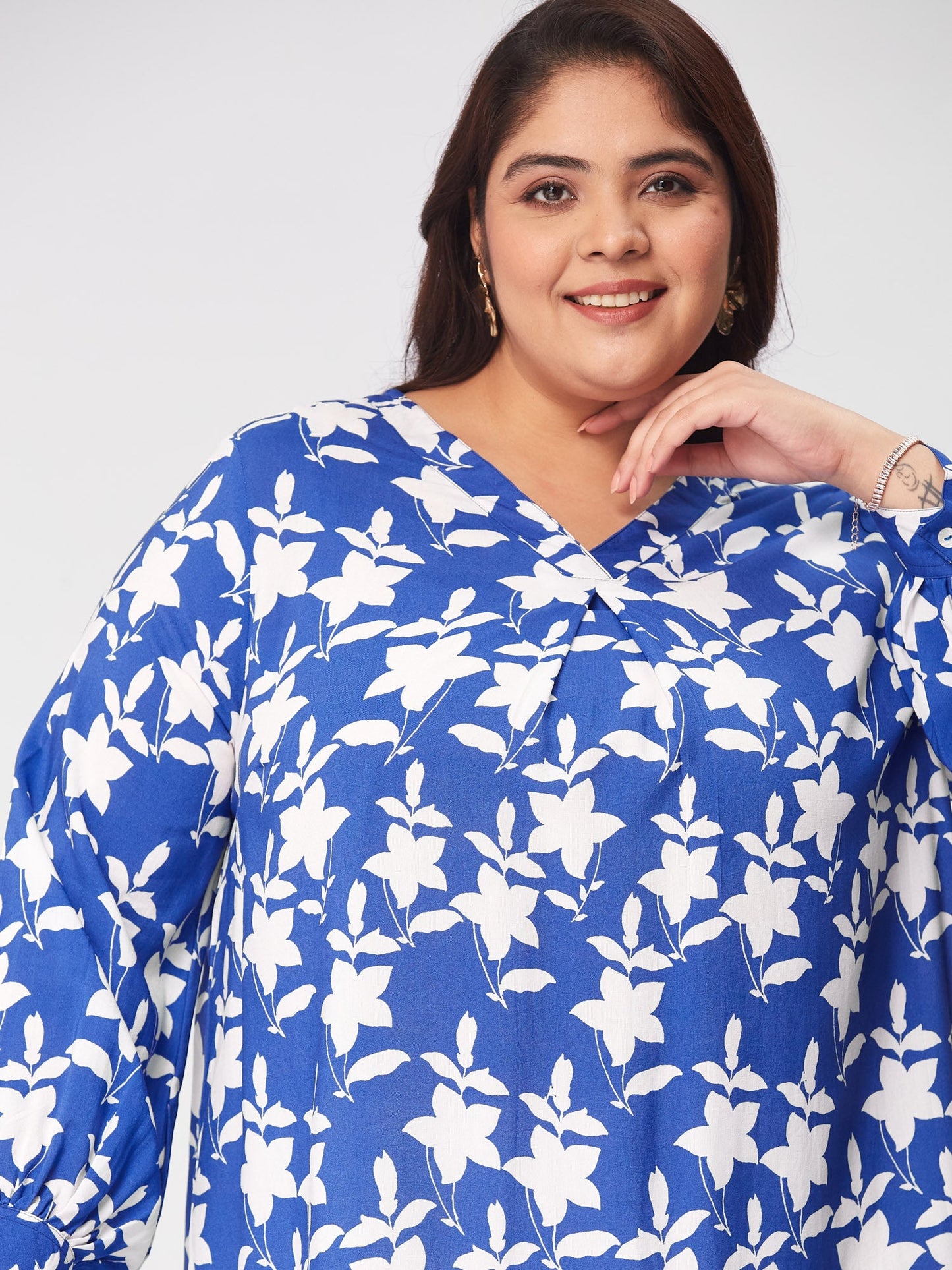 PLUS SIZE BLOOMTOPS: WHERE FASHION FLOURISHES WITH DELICATE FLORAL ELEGANCE | XL - 6XL
