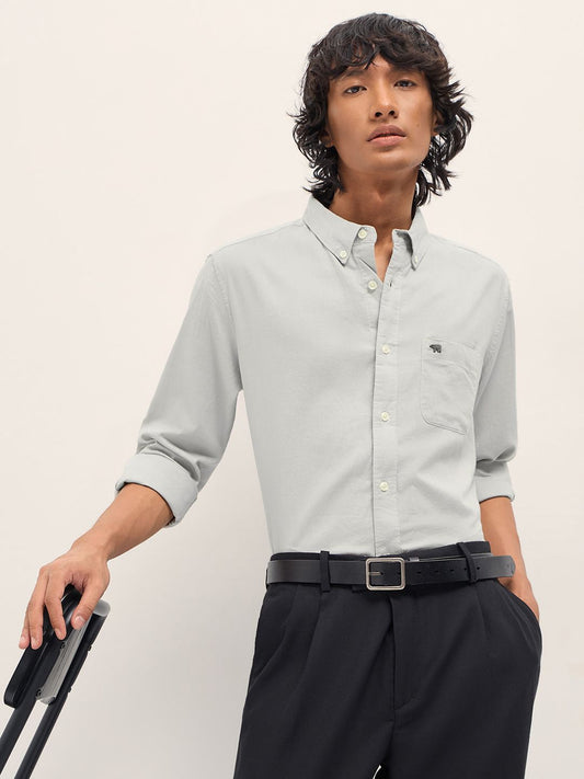 Men Slim Fit Solid Button-Down Collar Casual Shirt