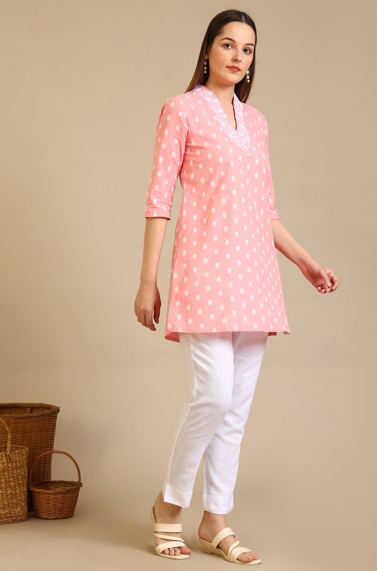 Pink Thread Embroidered Cotton Blend Straight Kurti