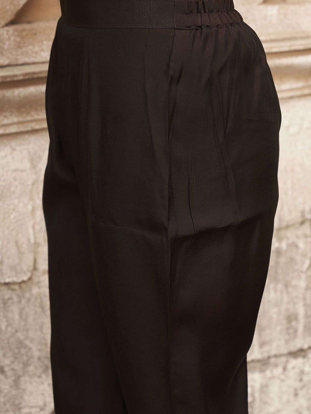 Floral Embroidered V-Neck Straight Thread Work Kurta With Trousers And Dupatta