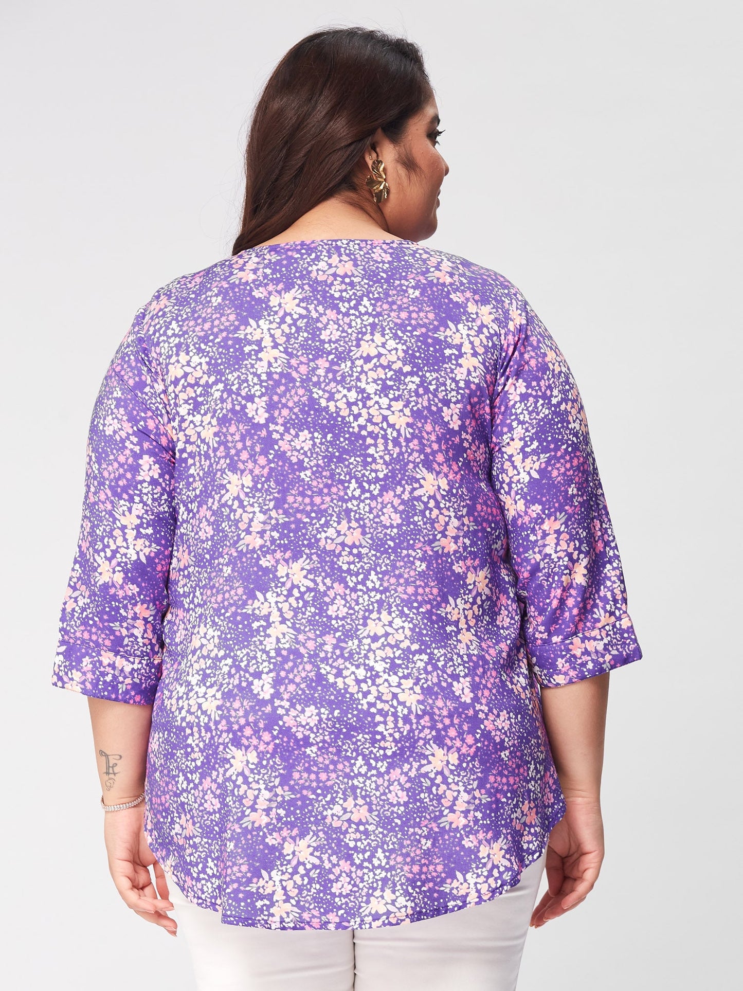 PLUS SIZE DITSYTOPS: WHERE FASHION FLOURISHES WITH DELICATE FLORAL ELEGANCE| | XL - 6XL