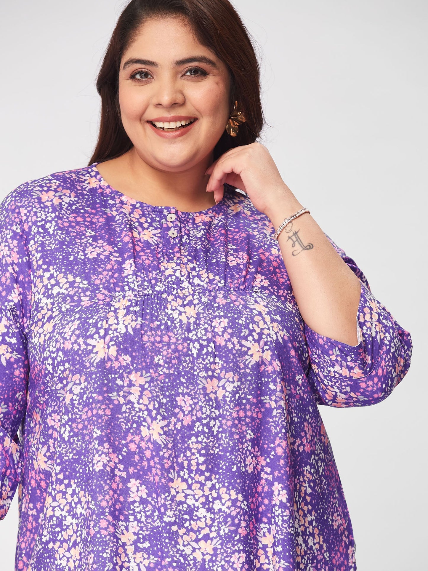 PLUS SIZE DITSYTOPS: WHERE FASHION FLOURISHES WITH DELICATE FLORAL ELEGANCE| | XL - 6XL