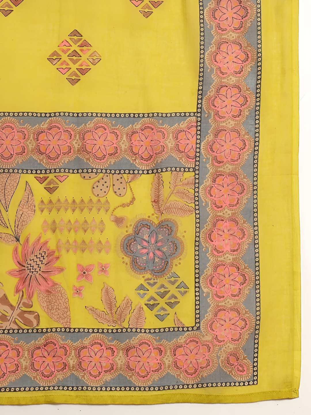 Women Floral Printed Cotton Kurta with Trousers & Dupatta