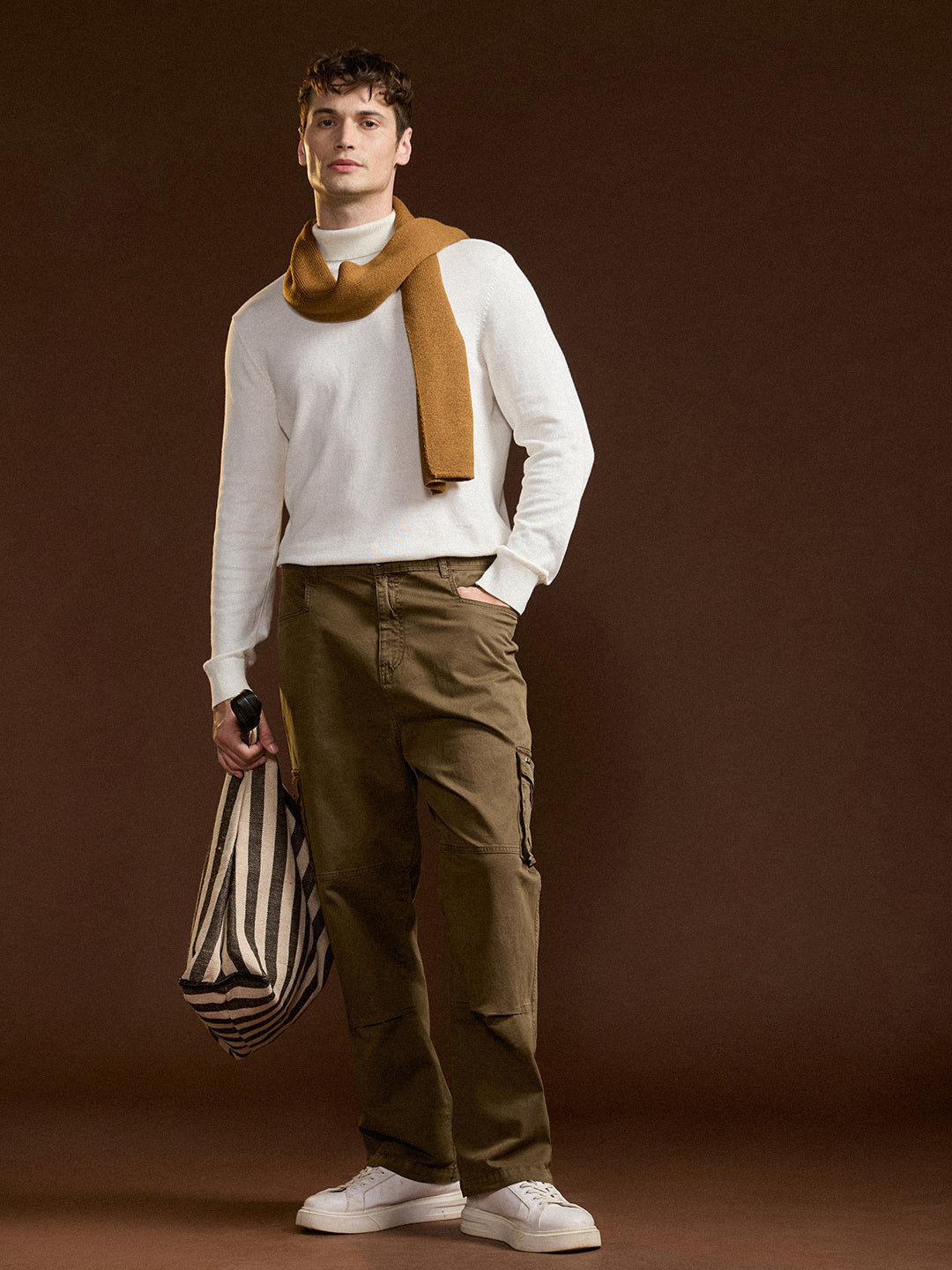 Brown Solid Straight Fit Functional & Stylish Cargo Pant