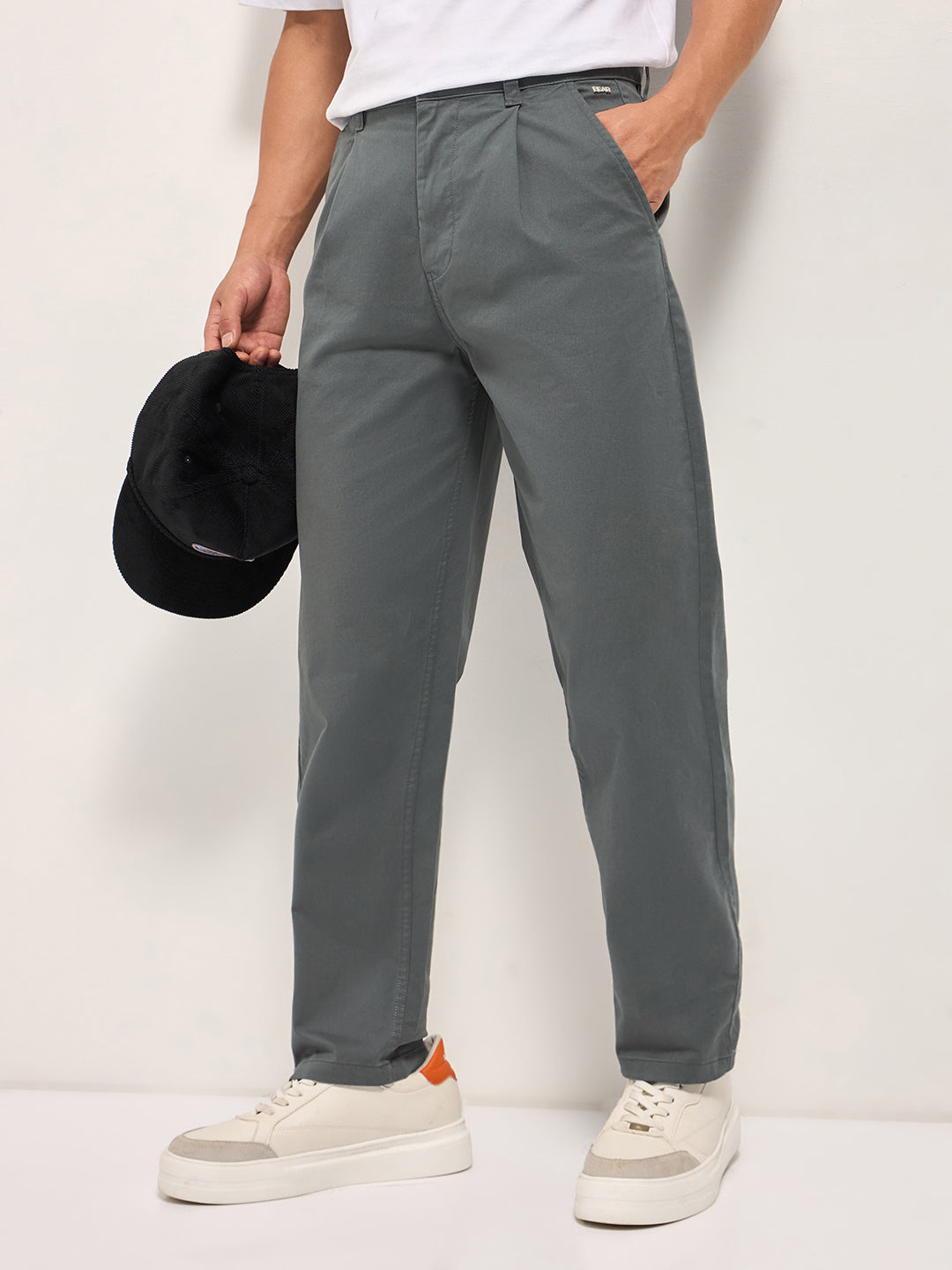 Grey Solid Cropped Carrot Fit Casual Chino Trouser