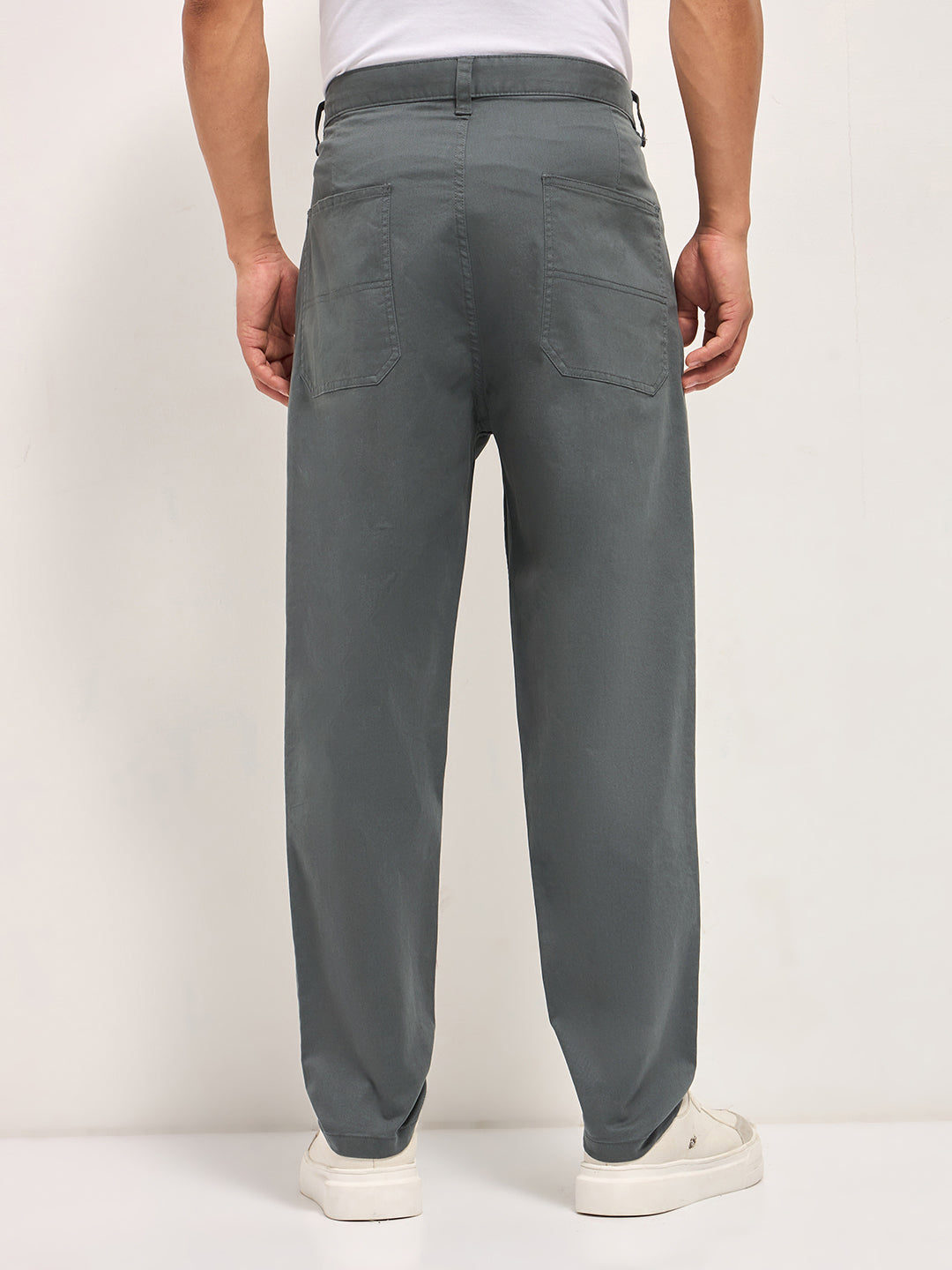 Grey Solid Cropped Carrot Fit Casual Chino Trouser