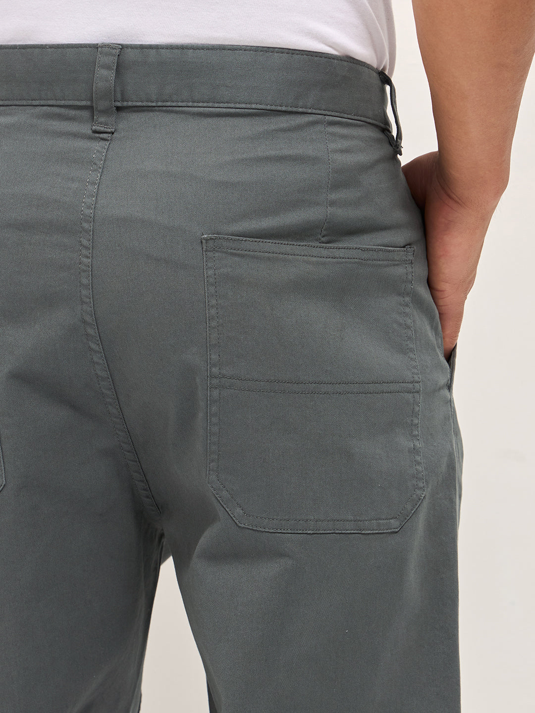 Grey Solid Cropped Carrot Fit Casual Chino Trouser