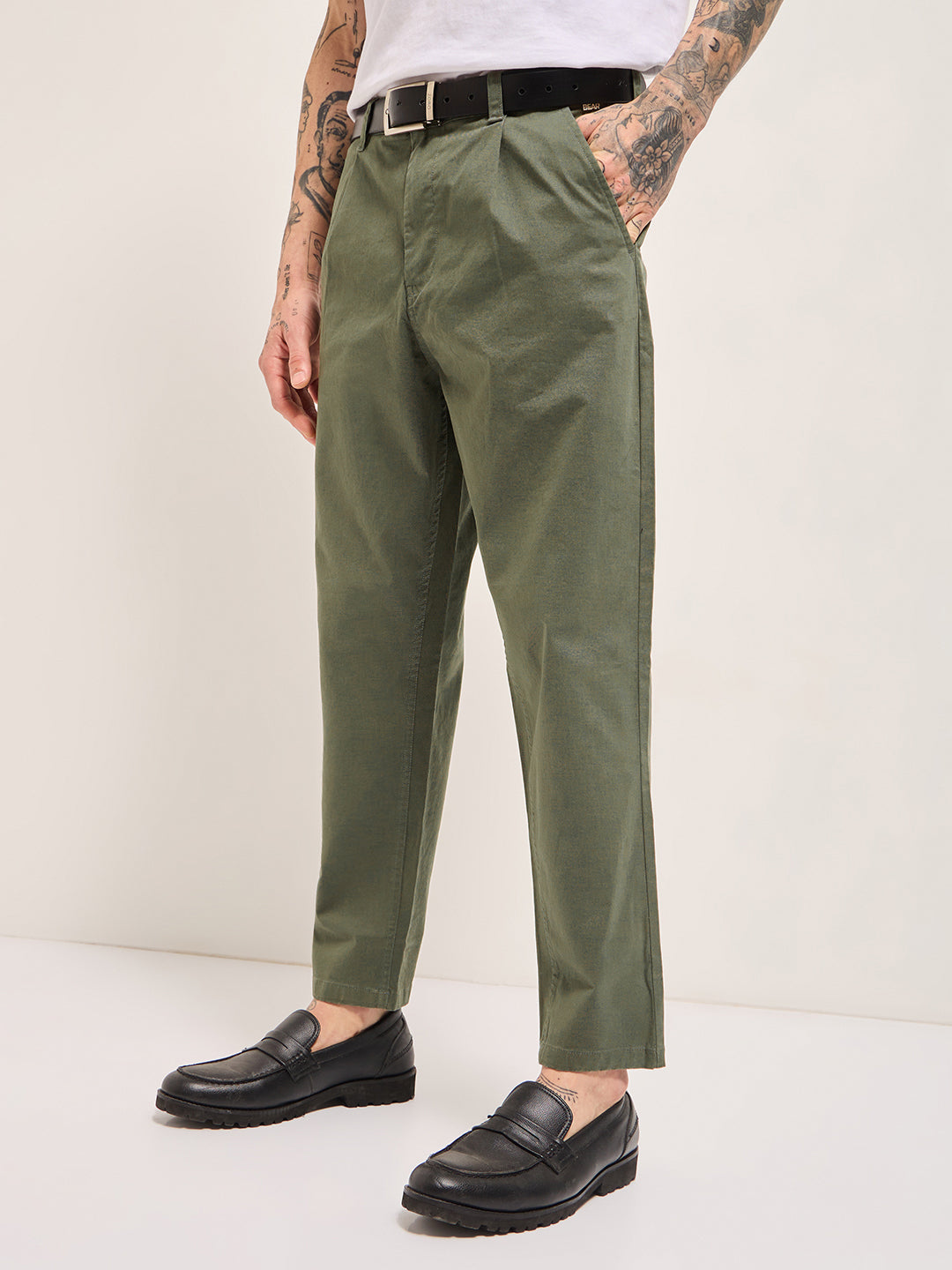 Olive Solid Cropped Carrot Fit Casual Chino Trouser
