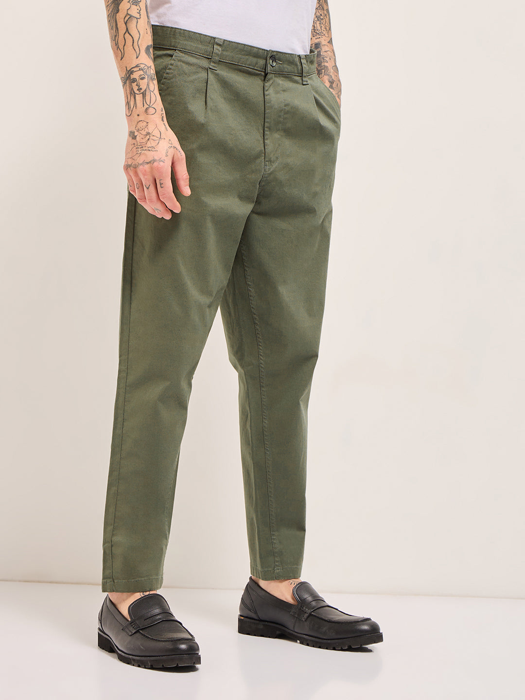 Olive Solid Cropped Carrot Fit Casual Chino Trouser