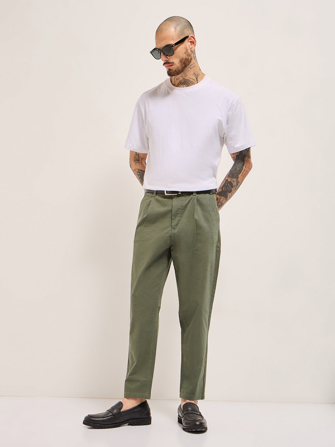 Olive Solid Cropped Carrot Fit Casual Chino Trouser