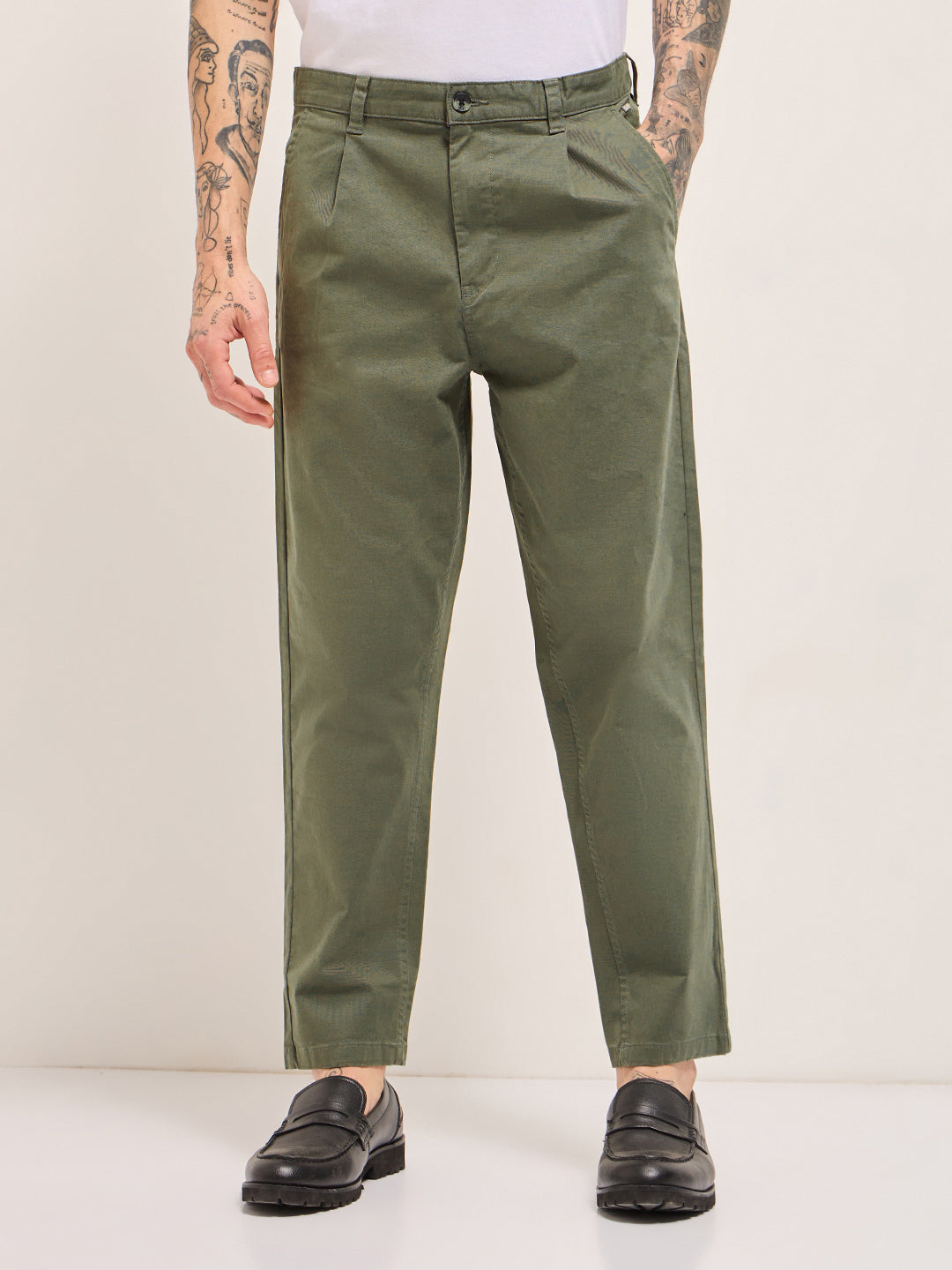 Olive Solid Cropped Carrot Fit Casual Chino Trouser