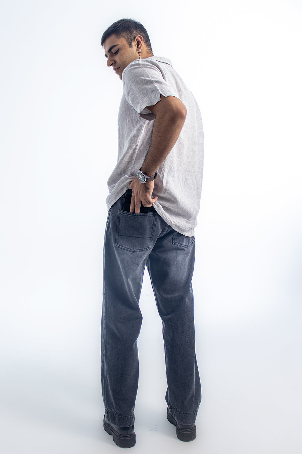 Metro Comfort Loose Jeans: Cast Iron Grey