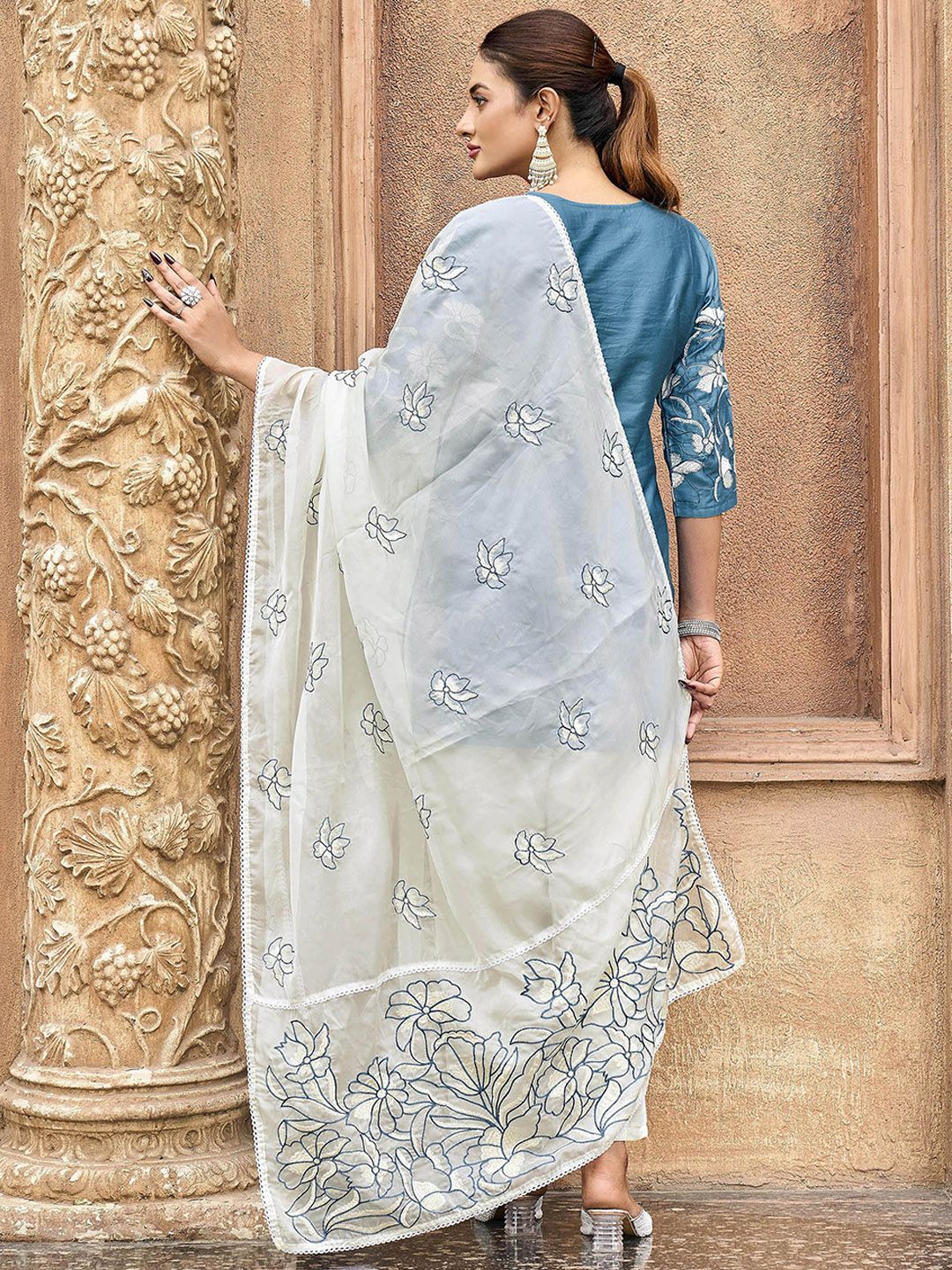 Floral Embroidered Thread Work Straight Kurta With Trousers & Dupatta