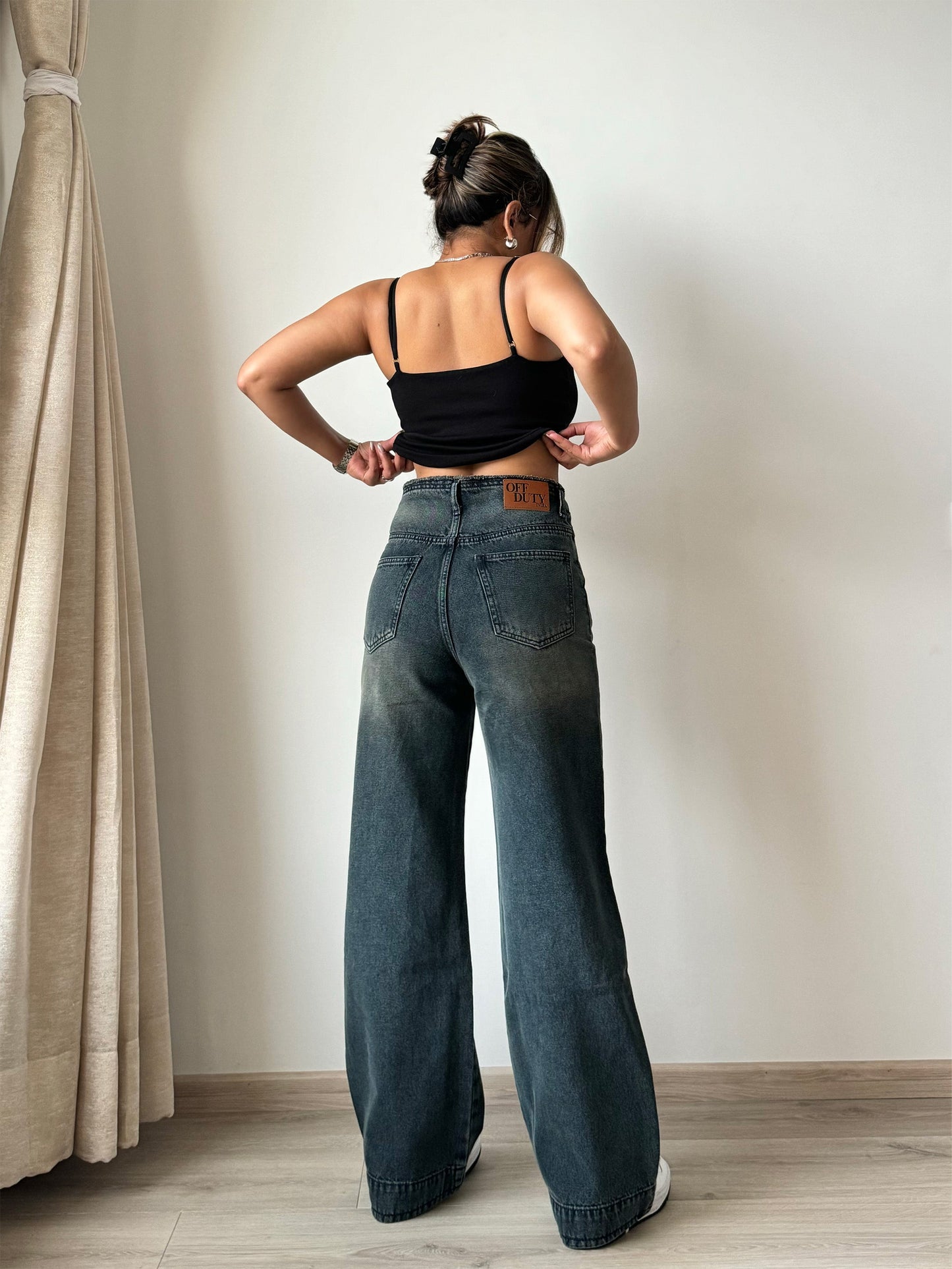 Grunge Edge Double Button High-Waisted Denim Jeans