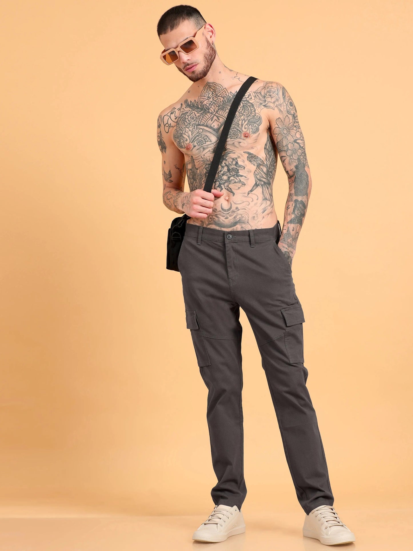 Men Cotton Regular Fit Cargo Trousers, Dark Grey